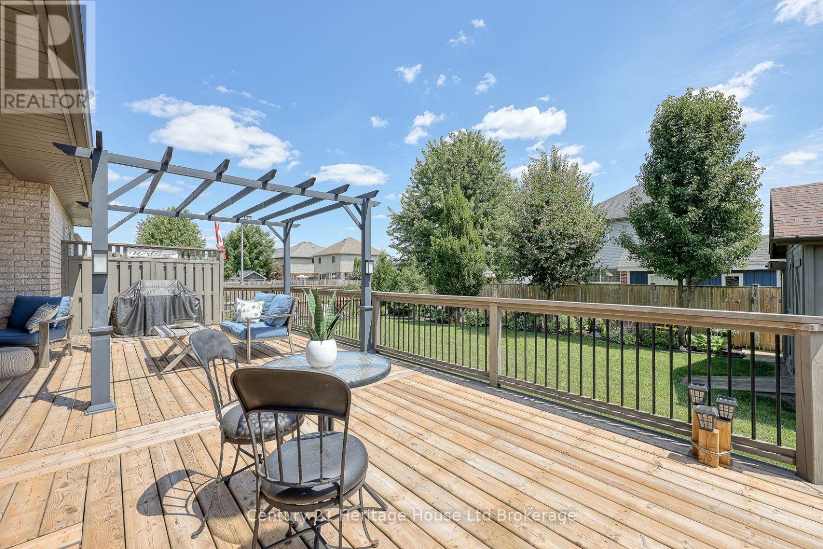 57 Fuller Drive, Ingersoll, Ontario  N5C 4H4 - Photo 37 - X12428596