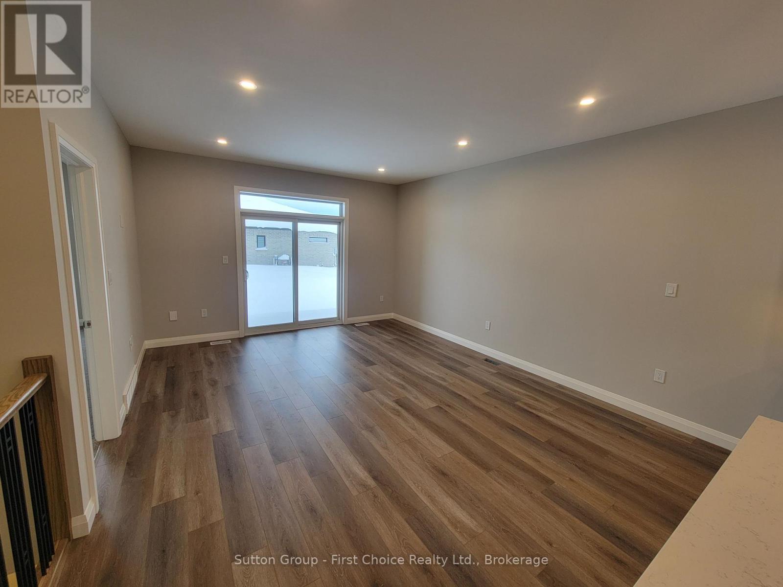 119 Rowe Avenue, South Huron (Exeter), Ontario  N0M 1S1 - Photo 7 - X12041447