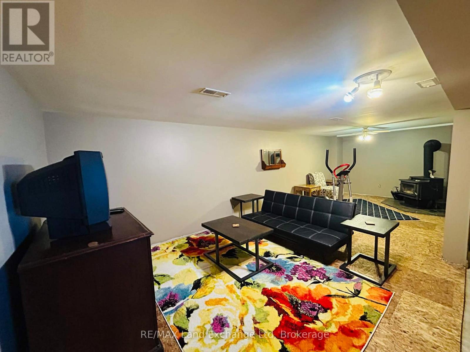 1 Jordan Drive, North Huron, Ontario  N0G 1E0 - Photo 11 - X12505102