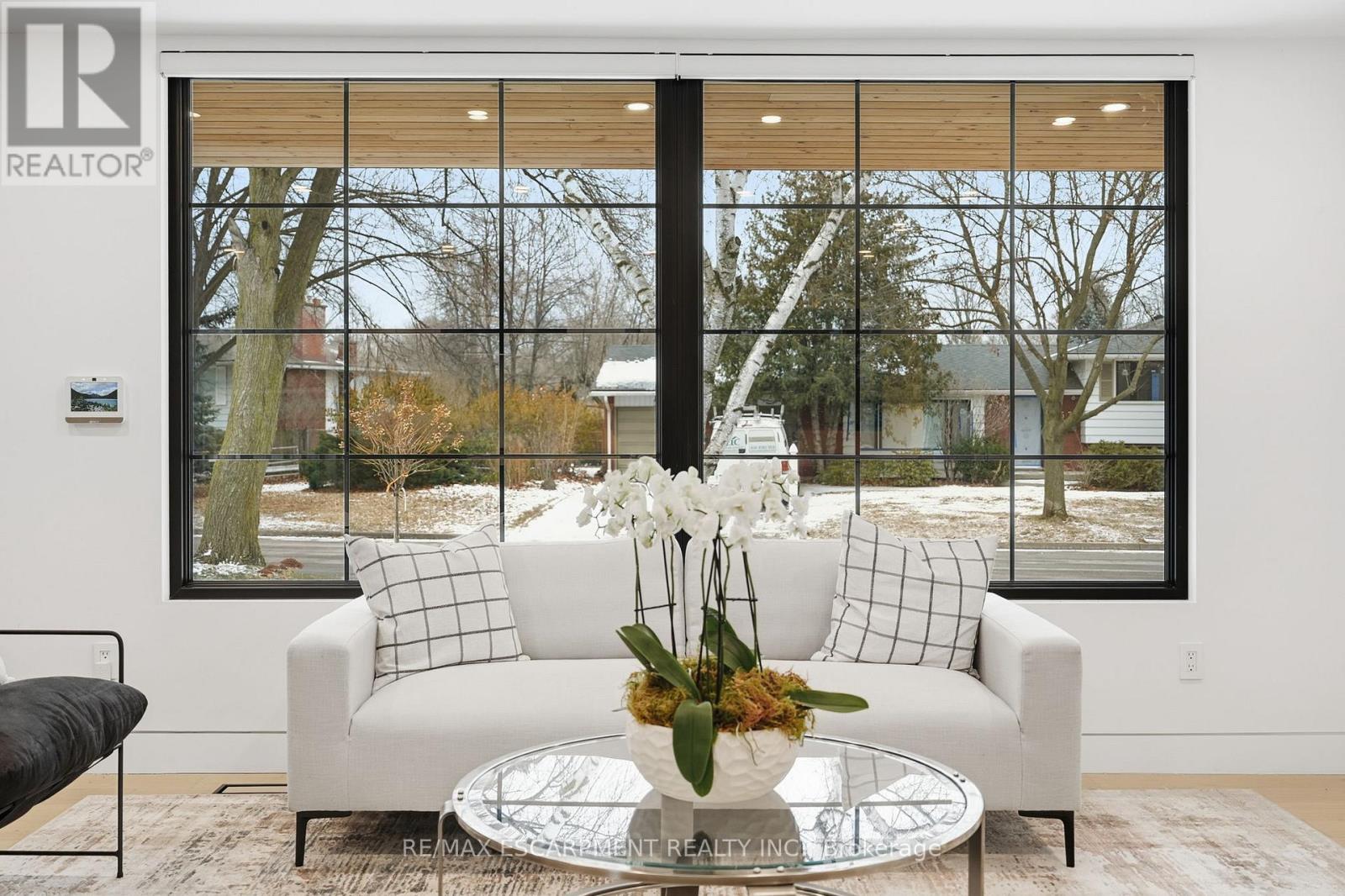 5135 Mulberry Drive, Burlington, Ontario  L7L 3P5 - Photo 5 - W12661776