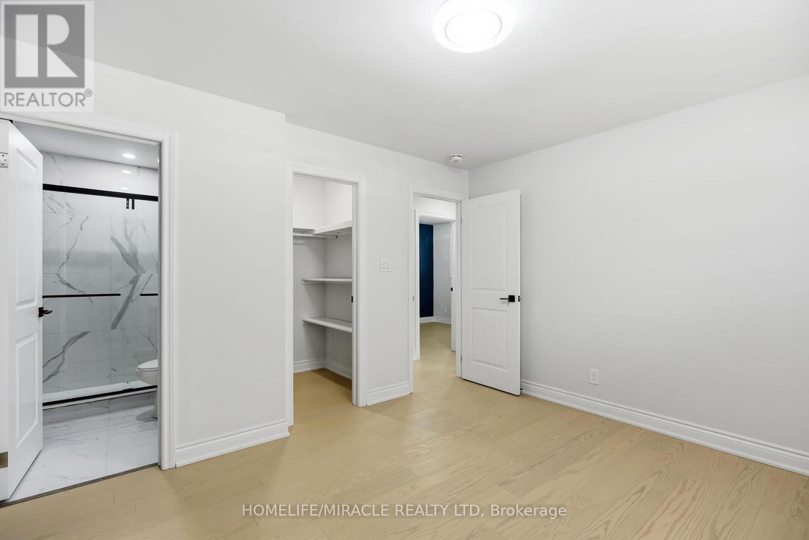 3684 Ellengale Drive, Mississauga, Ontario  L5C 1Z7 - Photo 13 - W12664546