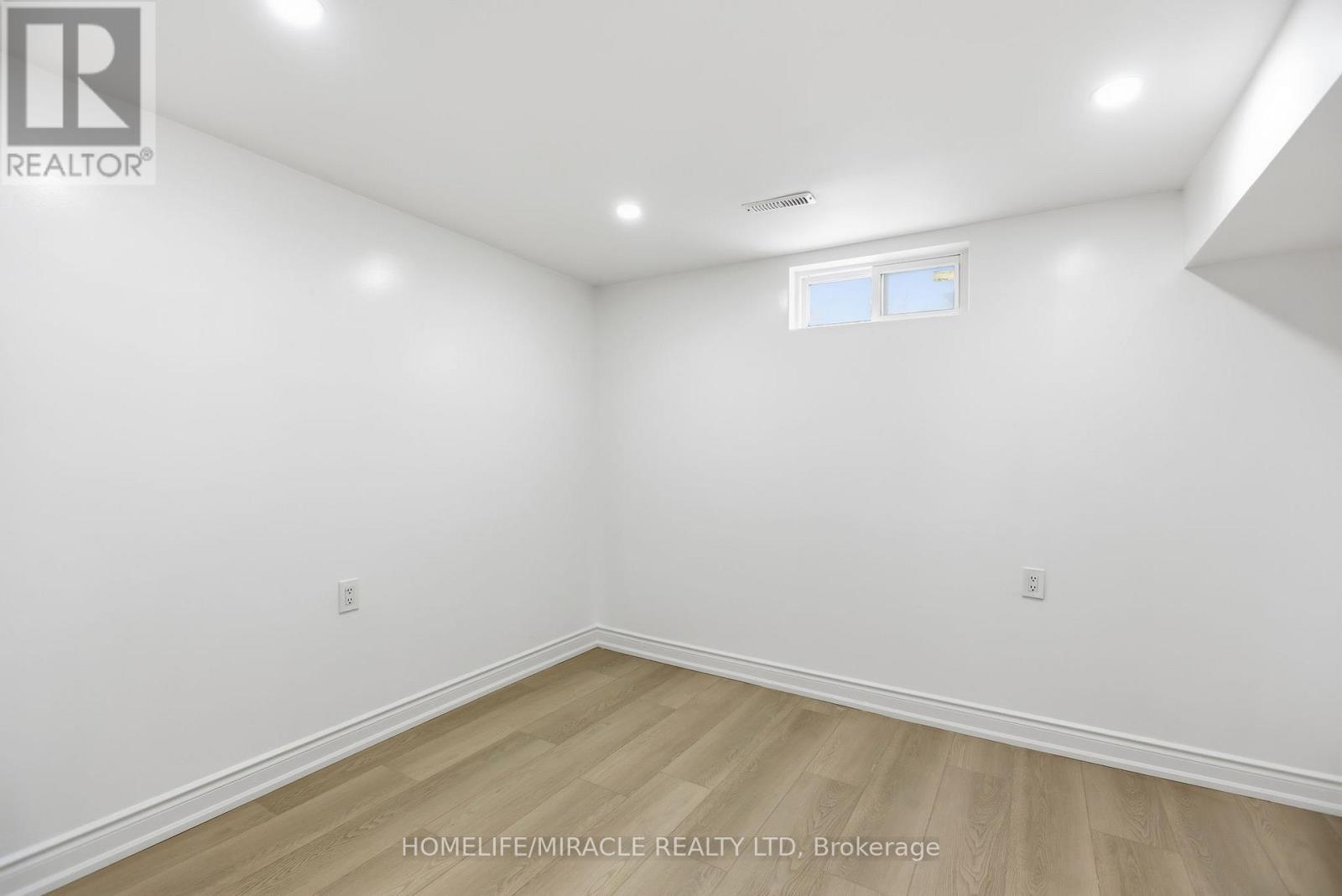 3684 Ellengale Drive, Mississauga, Ontario  L5C 1Z7 - Photo 30 - W12664546