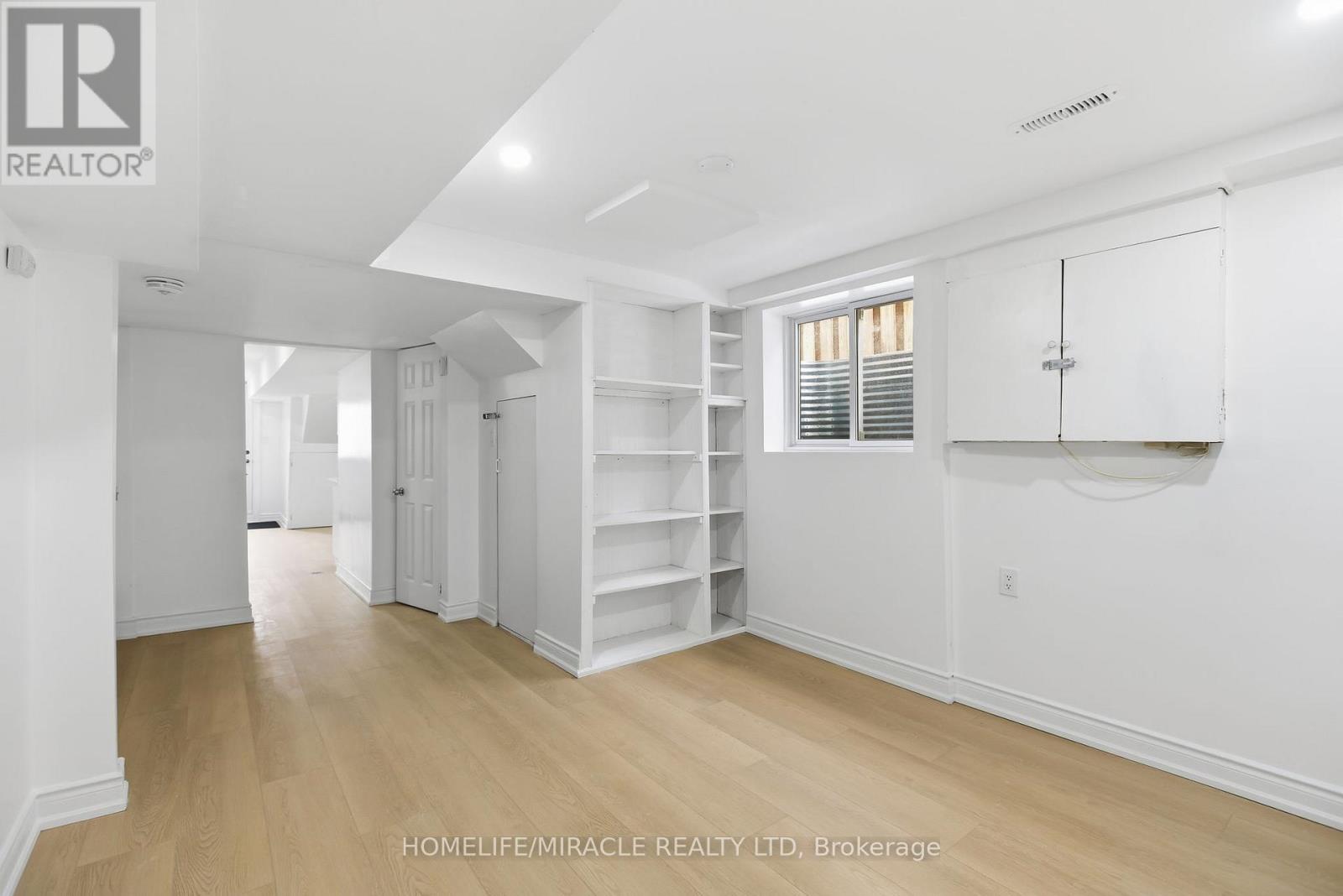 3684 Ellengale Drive, Mississauga, Ontario  L5C 1Z7 - Photo 25 - W12664546