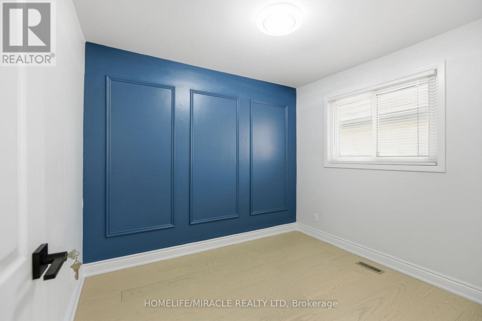 3684 Ellengale Drive, Mississauga, Ontario  L5C 1Z7 - Photo 19 - W12664546