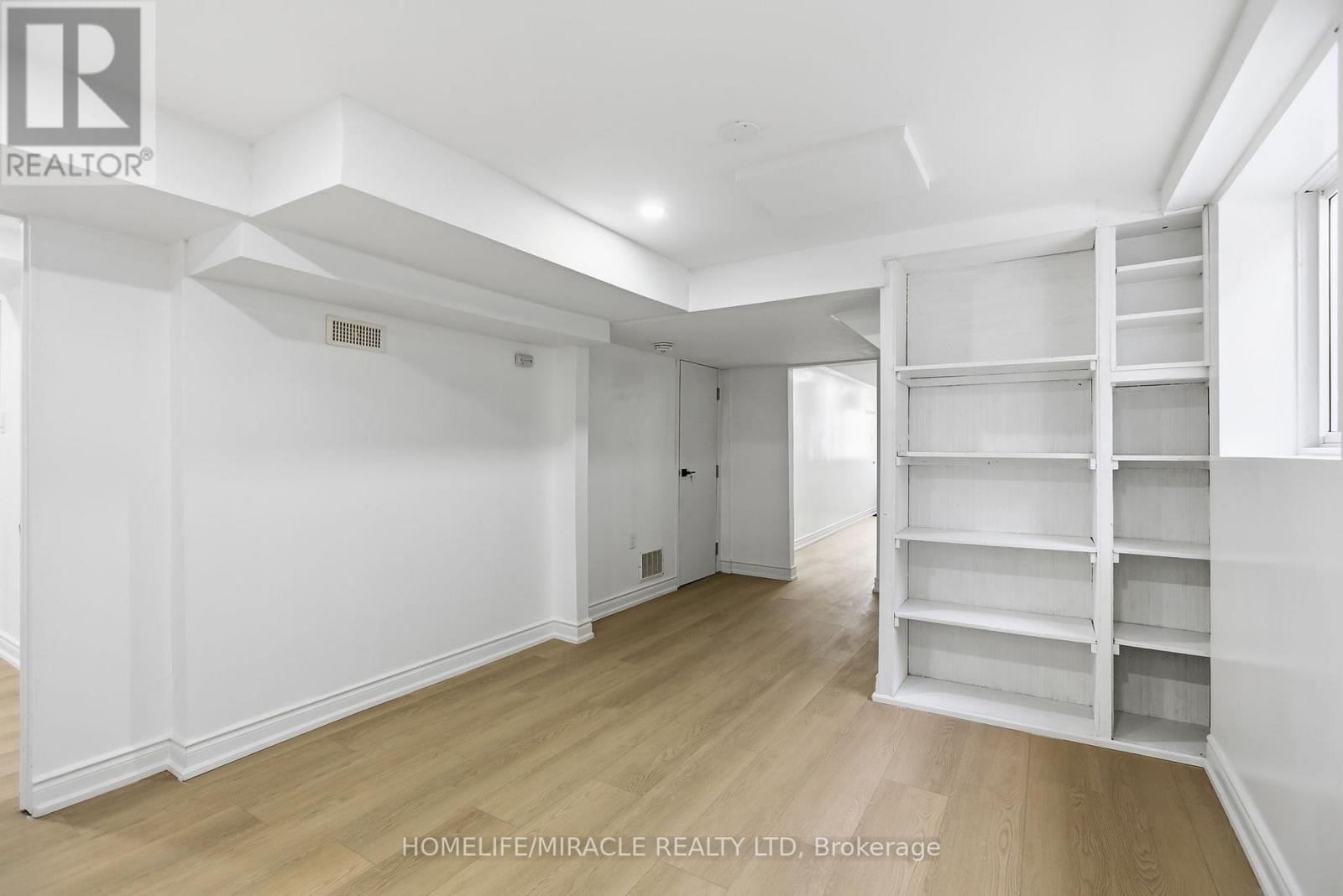 3684 Ellengale Drive, Mississauga, Ontario  L5C 1Z7 - Photo 26 - W12664546