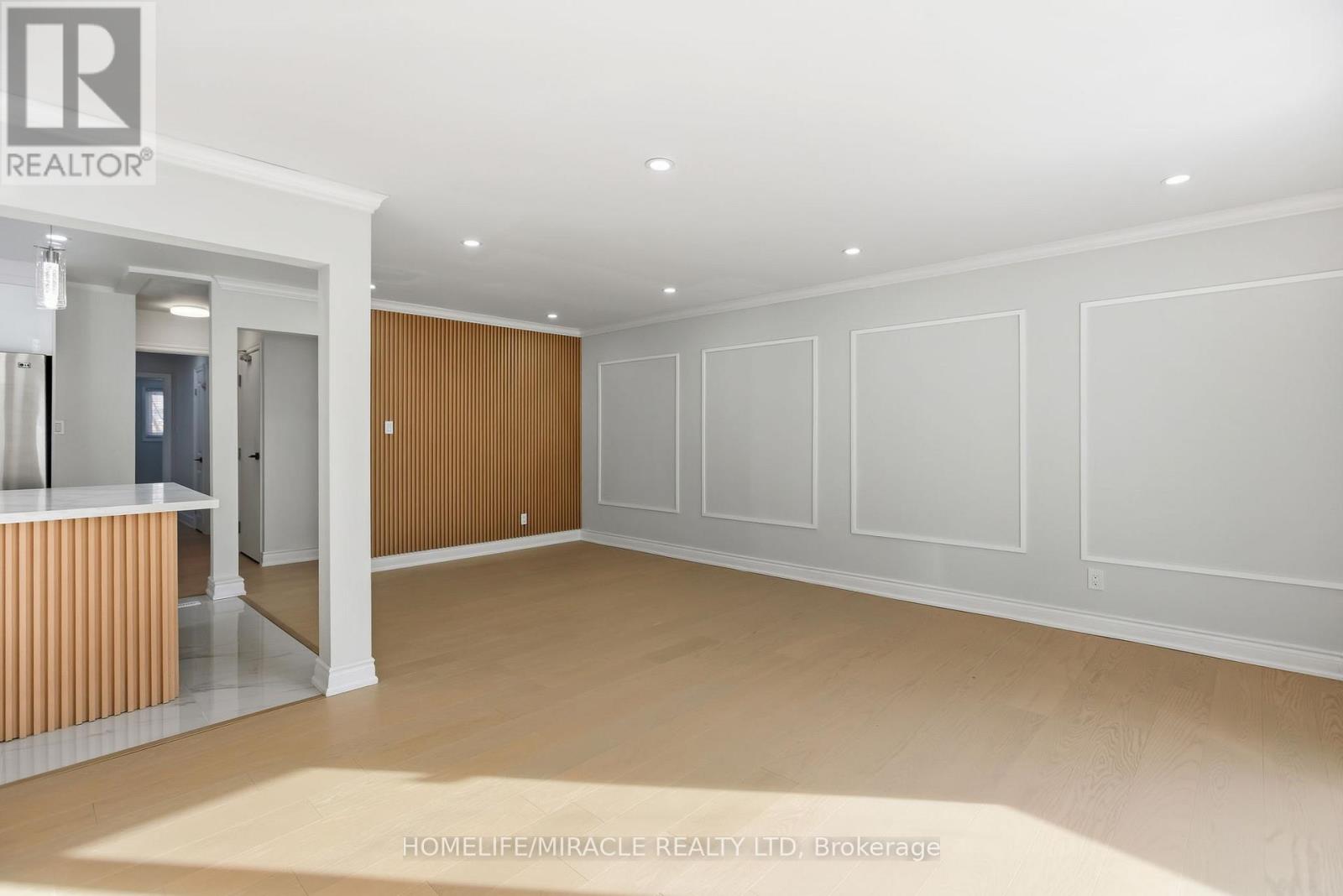 3684 Ellengale Drive, Mississauga, Ontario  L5C 1Z7 - Photo 7 - W12664546