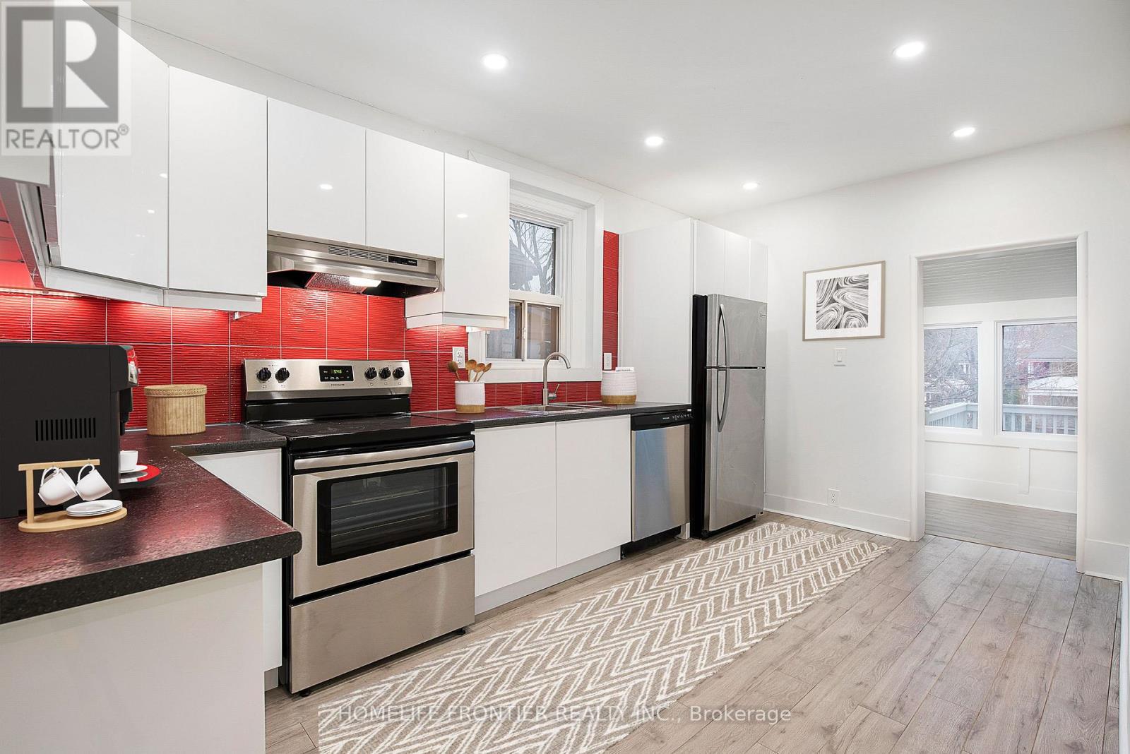 Upper #b - 46 Cowan Avenue, Toronto (South Parkdale), Ontario  M6K 2N4 - Photo 12 - W12665388