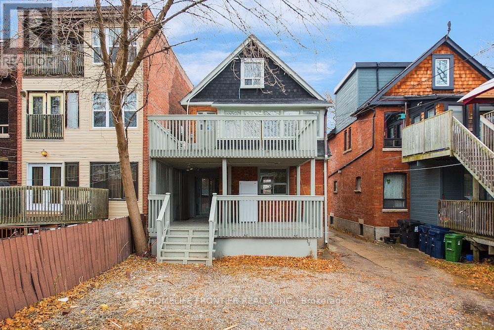 Upper #b - 46 Cowan Avenue, Toronto (South Parkdale), Ontario  M6K 2N4 - Photo 3 - W12665388