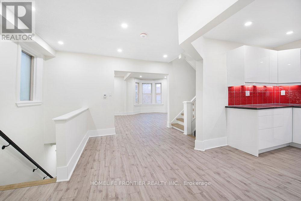 Upper #b - 46 Cowan Avenue, Toronto (South Parkdale), Ontario  M6K 2N4 - Photo 6 - W12665388