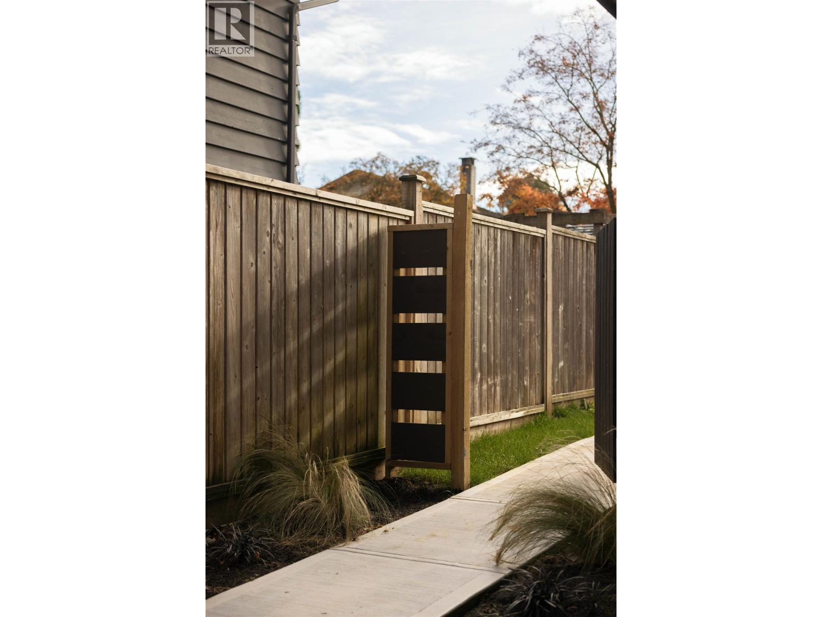 20898 125 Avenue, Maple Ridge, British Columbia  V4R 2M7 - Photo 12 - R3068882