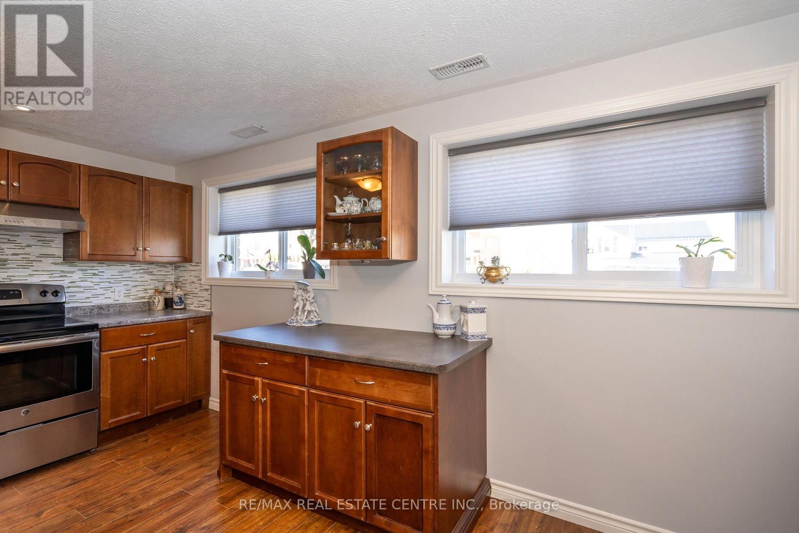 405 Minnie Street, North Huron, Ontario  N0G 2W0 - Photo 30 - X12583356