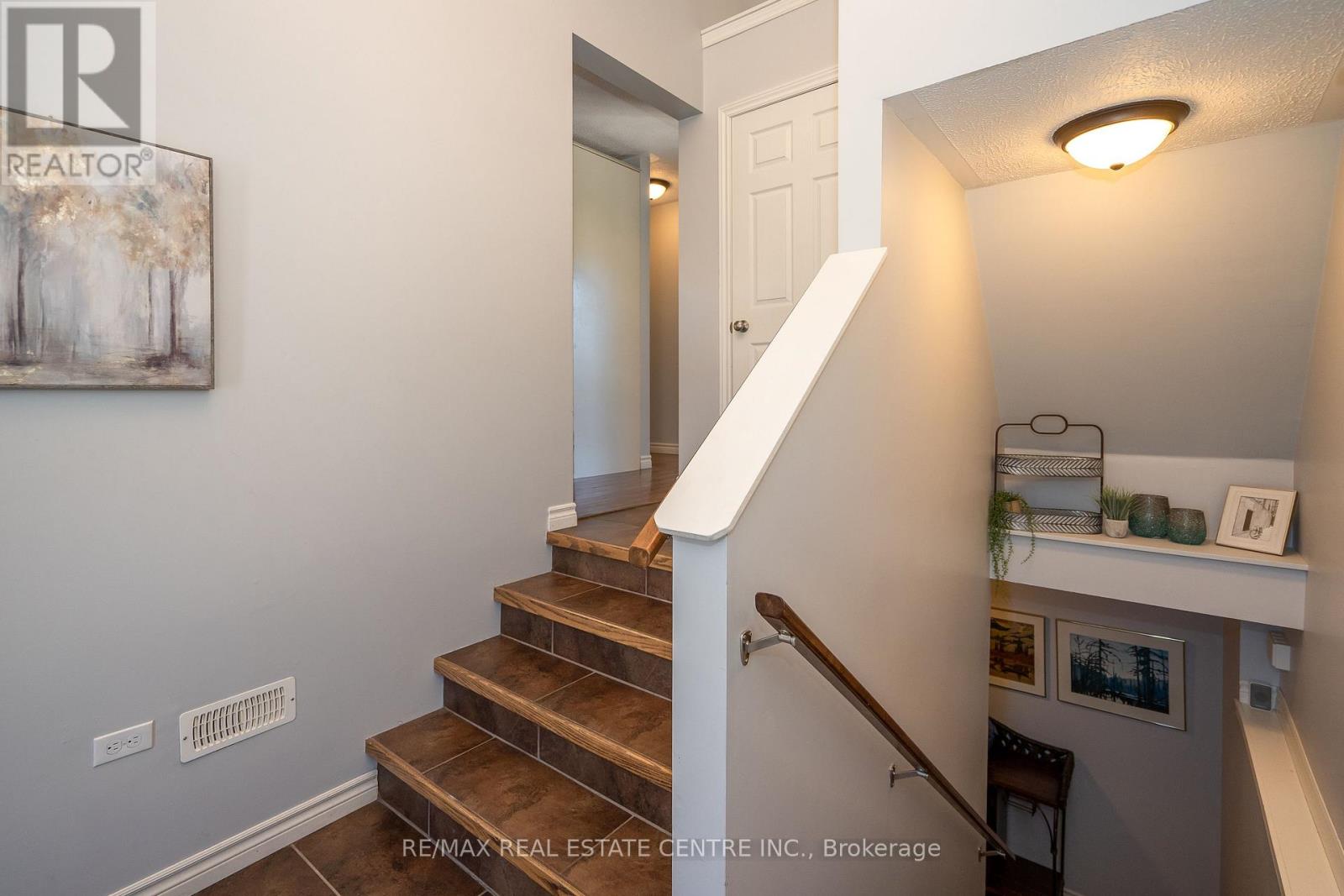 B - 405 Minnie Street, North Huron, Ontario  N0G 2W0 - Photo 2 - X12584072