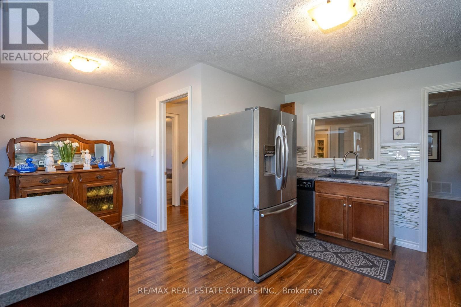 B - 405 Minnie Street, North Huron, Ontario  N0G 2W0 - Photo 5 - X12584072