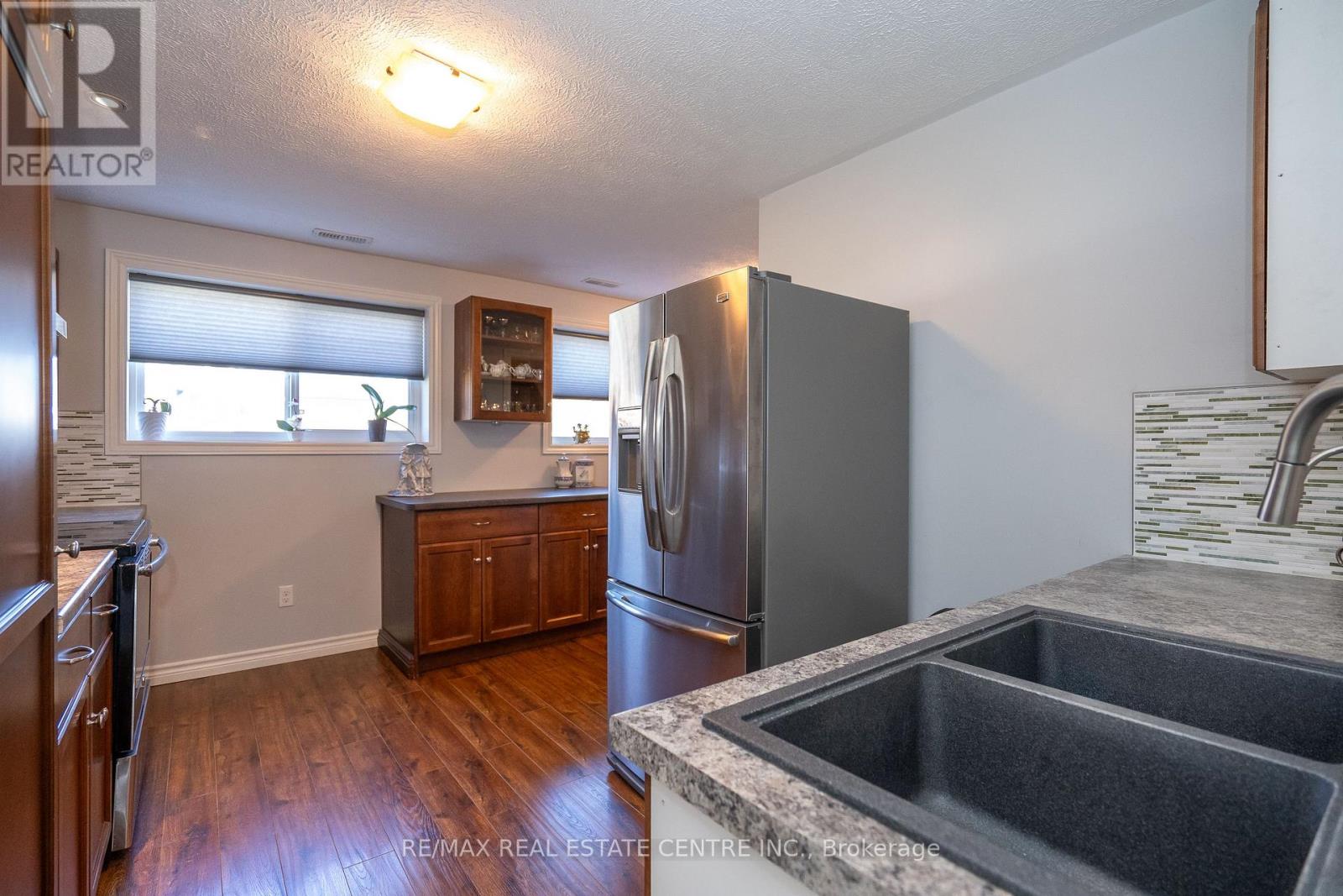 B - 405 Minnie Street, North Huron, Ontario  N0G 2W0 - Photo 8 - X12584072