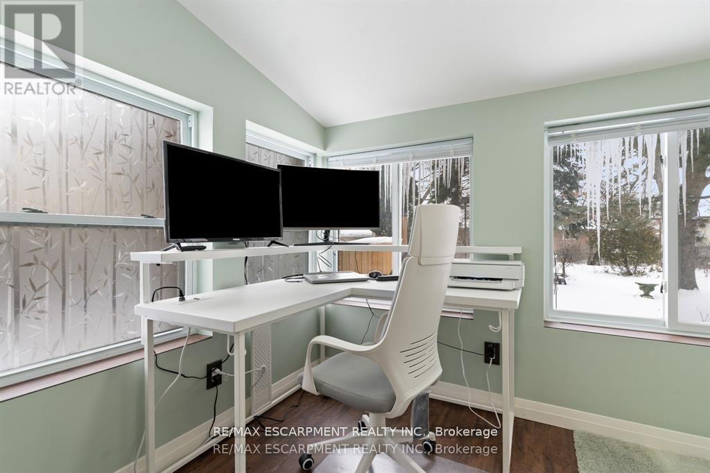 18 Flanders Avenue, St. Catharines, Ontario  L2M 5X3 - Photo 17 - X12597650