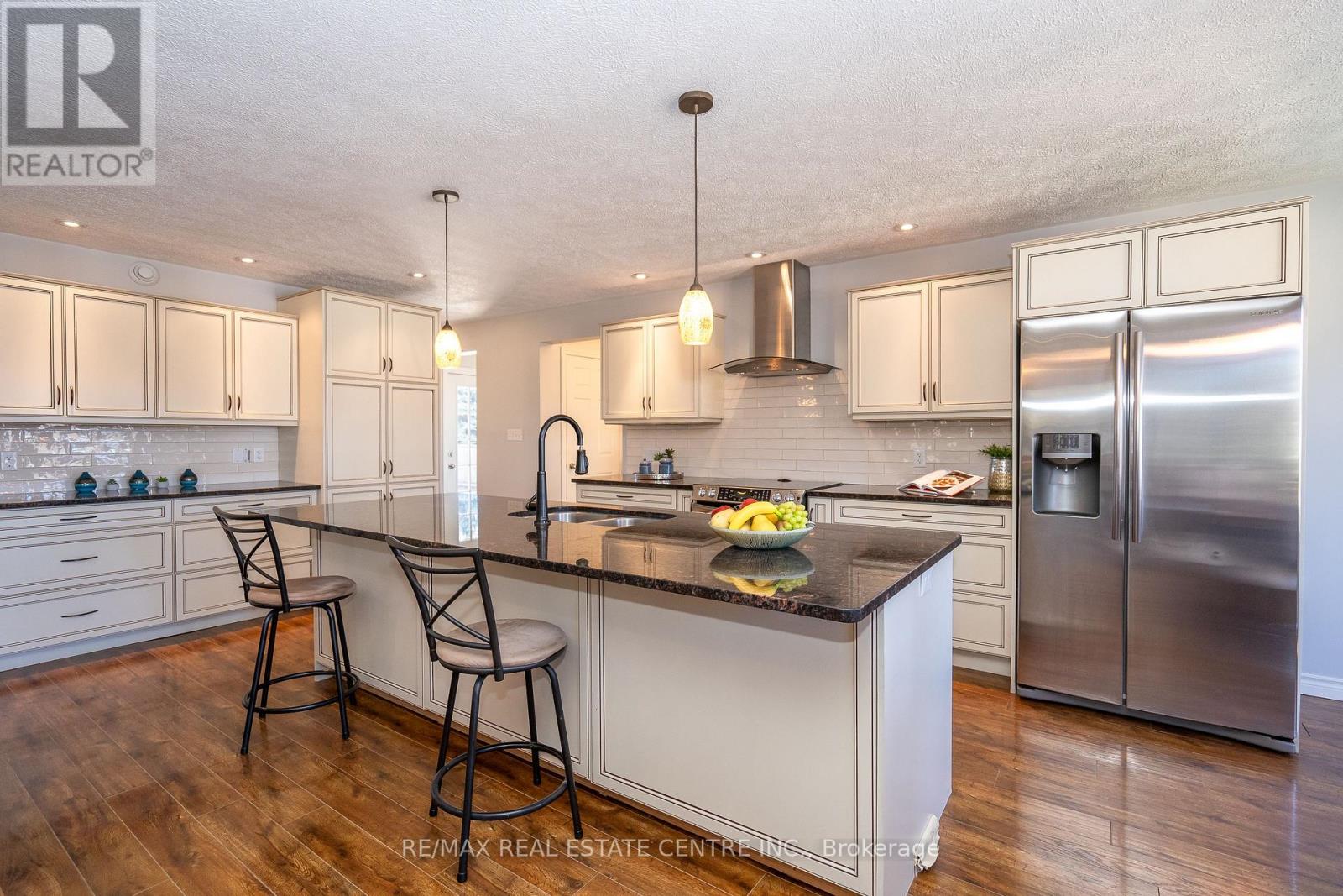 405 Minnie Street, North Huron, Ontario  N0G 2W0 - Photo 7 - X12583356