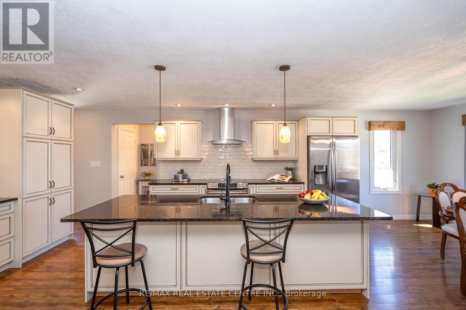 405 Minnie Street, North Huron, Ontario  N0G 2W0 - Photo 9 - X12583356