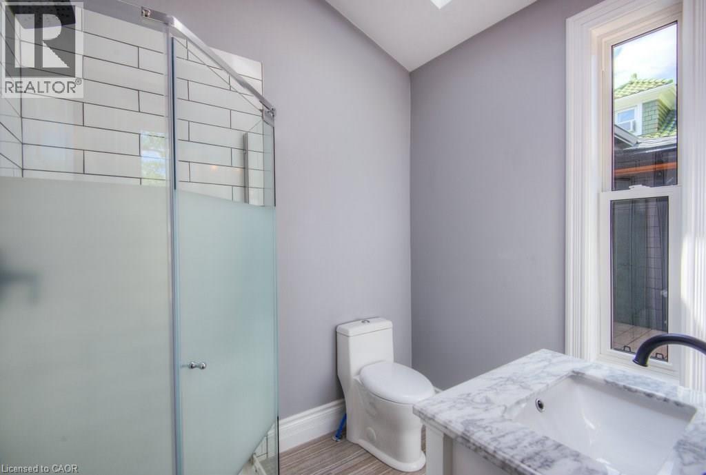 16 Wellington Street N Unit# 2, Kitchener, Ontario  N2H 5J4 - Photo 7 - 40796356