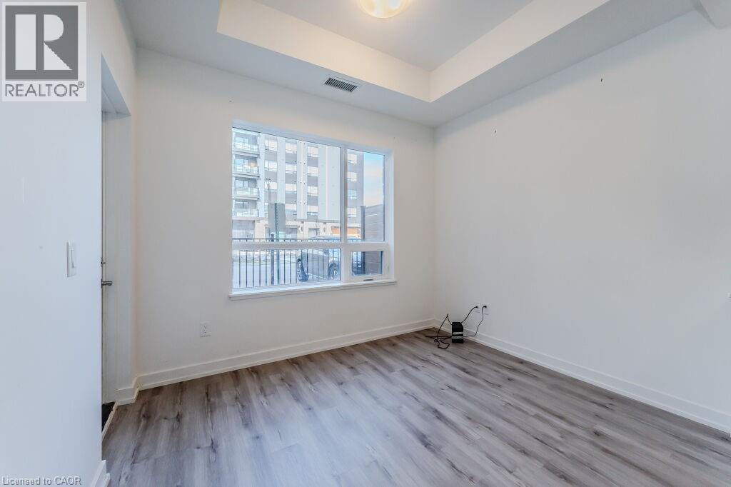251 Northfield Drive E Unit# 105, Waterloo, Ontario  N2K 3H4 - Photo 3 - 40796187