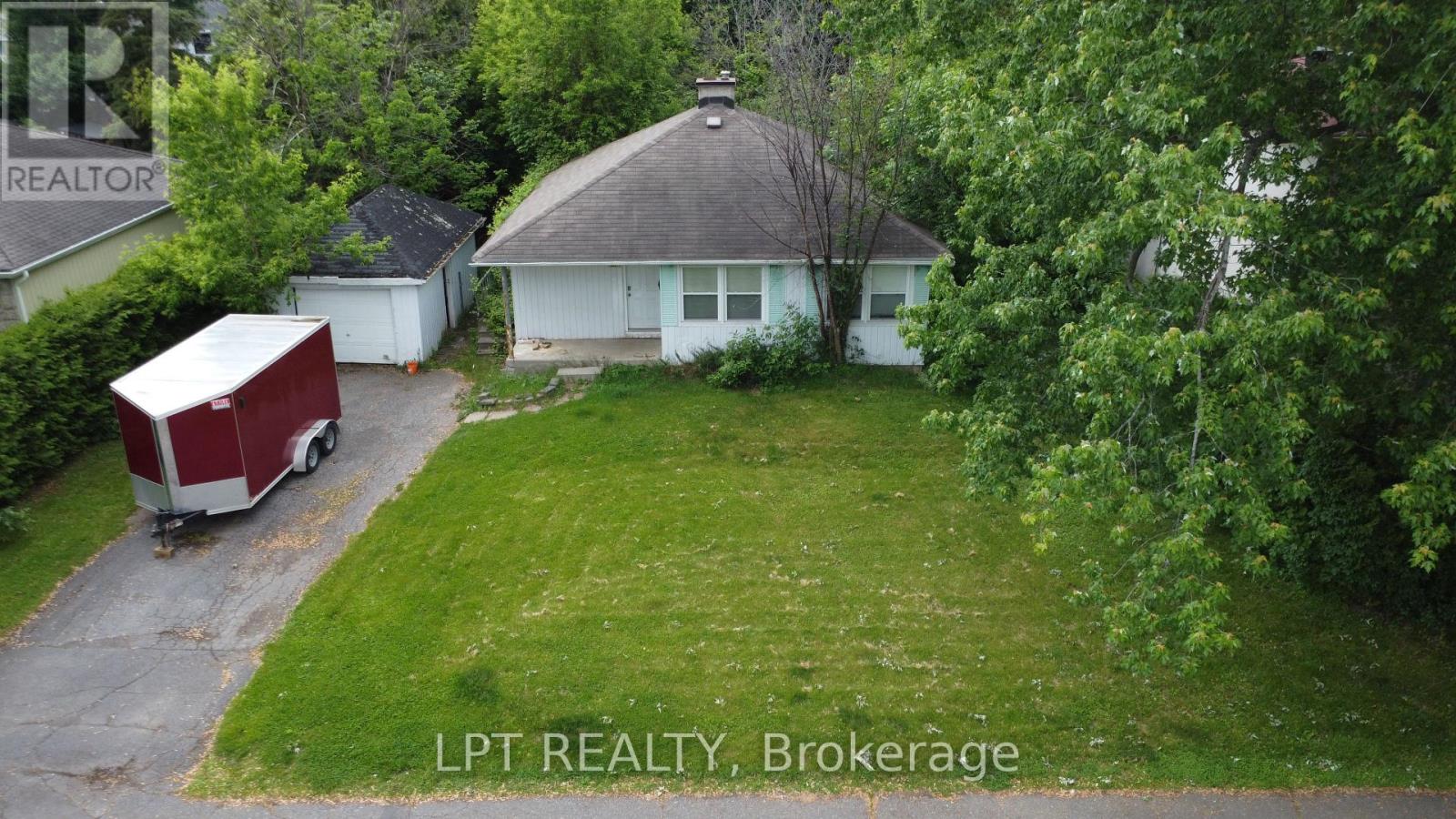 868 Mountainview Avenue, Ottawa, Ontario  K2B 5G2 - Photo 2 - X12202668