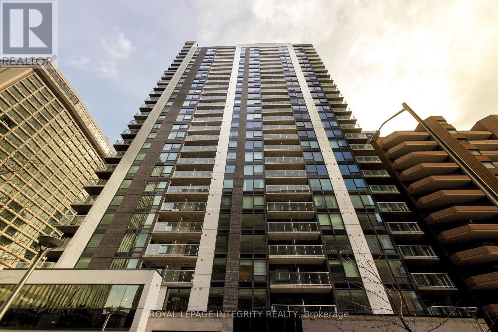 602 - 340 Queen Street, Ottawa, Ontario  K1R 0G1 - Photo 2 - X12391657