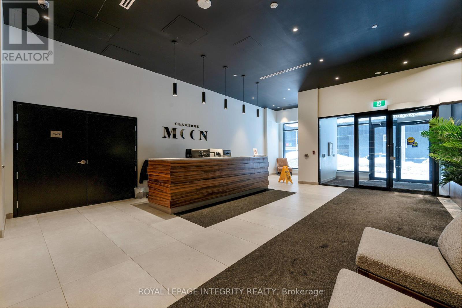 602 - 340 Queen Street, Ottawa, Ontario  K1R 0G1 - Photo 4 - X12391657