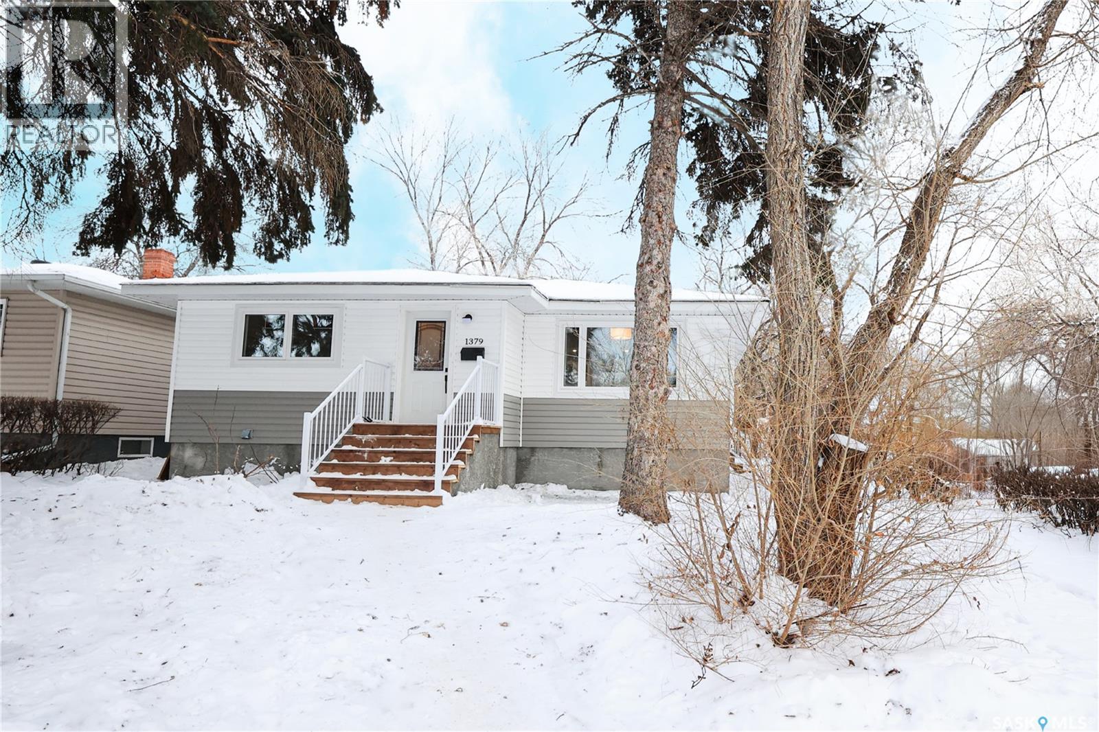 1379 Minto Street, Regina, Saskatchewan  S4T 5J2 - Photo 2 - SK026192