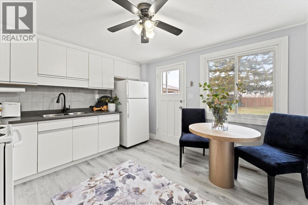 10732 Atwater Crescent, Windsor, Ontario  N8R 1N6 - Photo 12 - 26000309