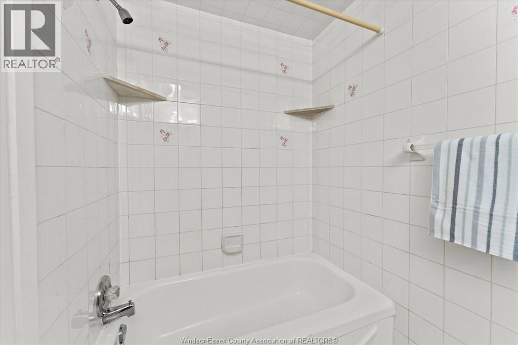 10732 Atwater Crescent, Windsor, Ontario  N8R 1N6 - Photo 22 - 26000309