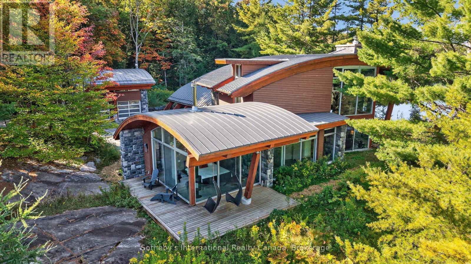 <h3>$2,600,000</h3><p>463 Otter Lake Road, Huntsville, Ontario</p>