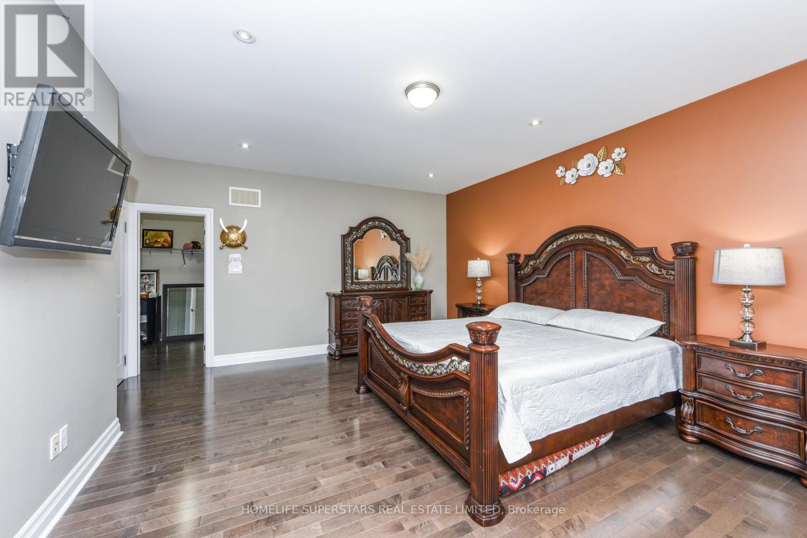 8 Bainsville Circle, Brampton, Ontario  L6P 3A5 - Photo 21 - W12646380