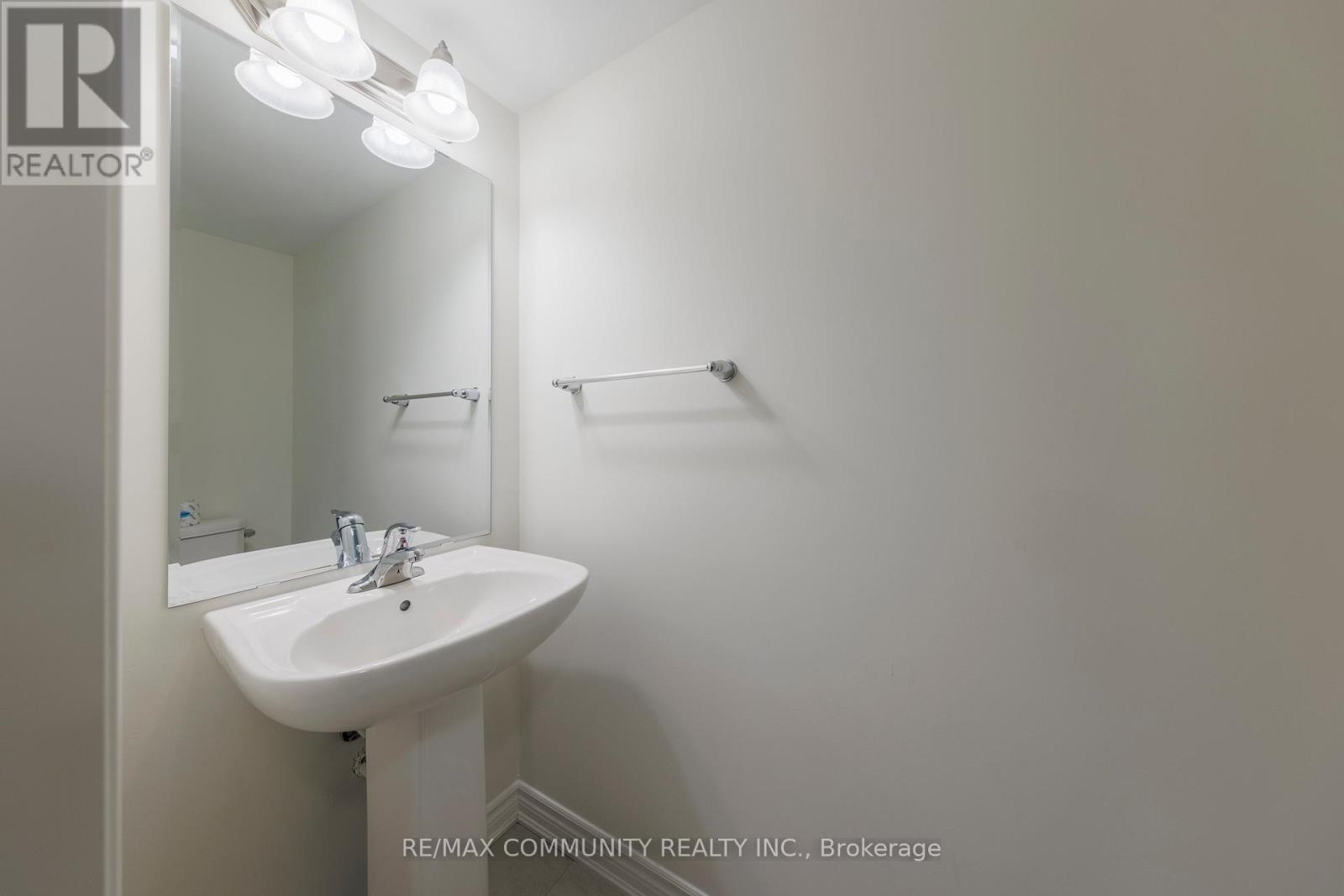 3356 Swordbill Street, Pickering, Ontario  L1X 0N2 - Photo 9 - E12663744