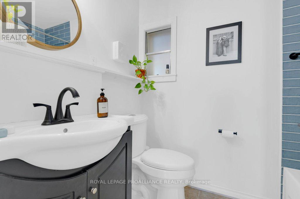 16 North Hastings Avenue, Marmora And Lake, Ontario  K0K 2M0 - Photo 18 - X12662418