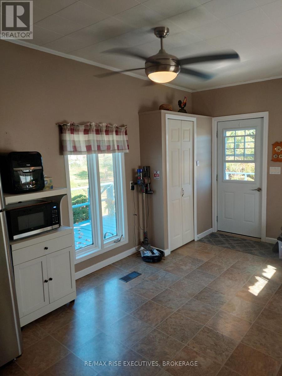 1041 Prince Street, Lansdowne Village, Ontario  K0E 1L0 - Photo 7 - X12442354