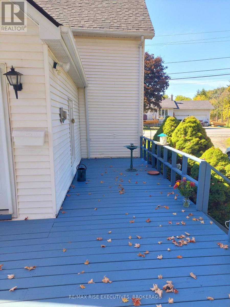 1041 Prince Street, Lansdowne Village, Ontario  K0E 1L0 - Photo 12 - X12442354