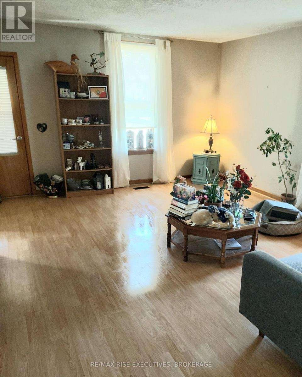 1041 Prince Street, Lansdowne Village, Ontario  K0E 1L0 - Photo 4 - X12442354