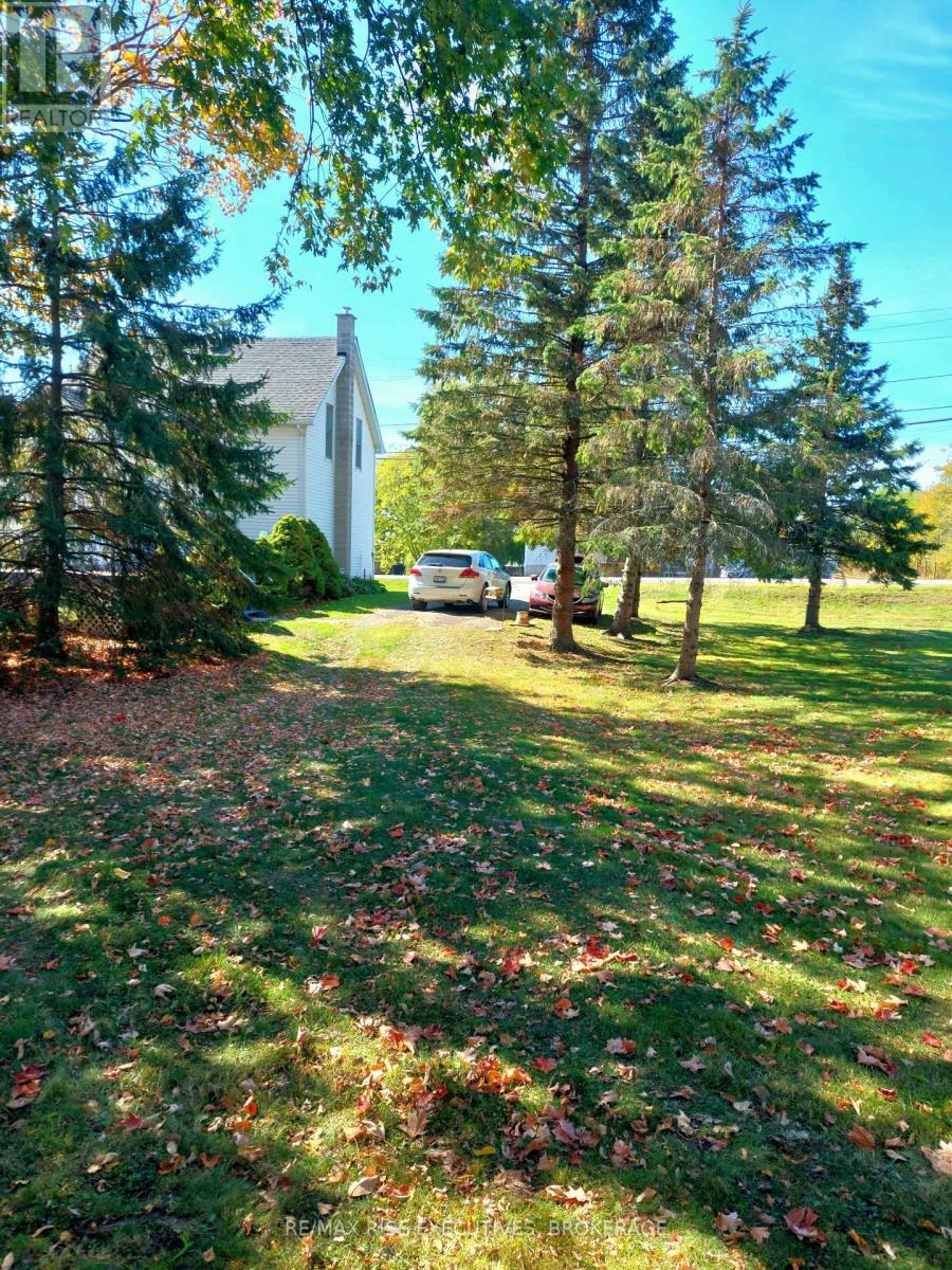 1041 Prince Street, Lansdowne Village, Ontario  K0E 1L0 - Photo 13 - X12442354