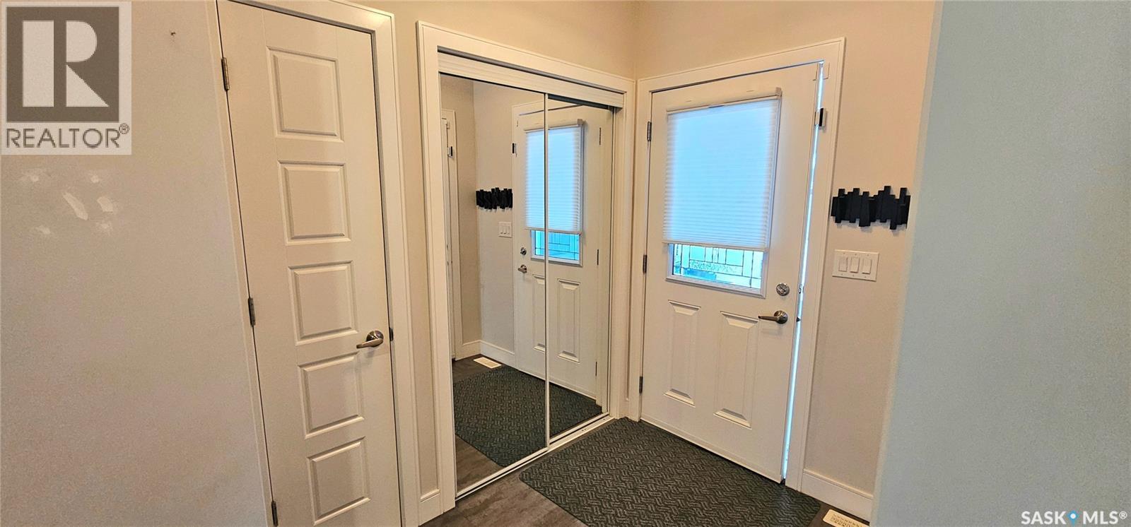 51 115 Veltkamp Crescent, Saskatoon, Saskatchewan  S7T 0T7 - Photo 2 - SK026208