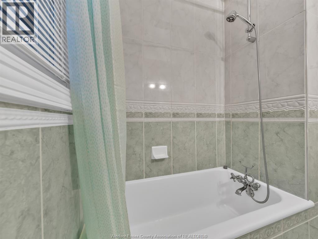 1471 Benjamin Ave, Windsor, Ontario  N8X 4N2 - Photo 16 - 26000297