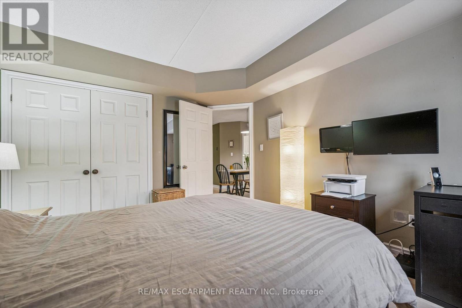 219 - 2040 Cleaver Avenue, Burlington, Ontario  L7M 4C4 - Photo 17 - W12664490