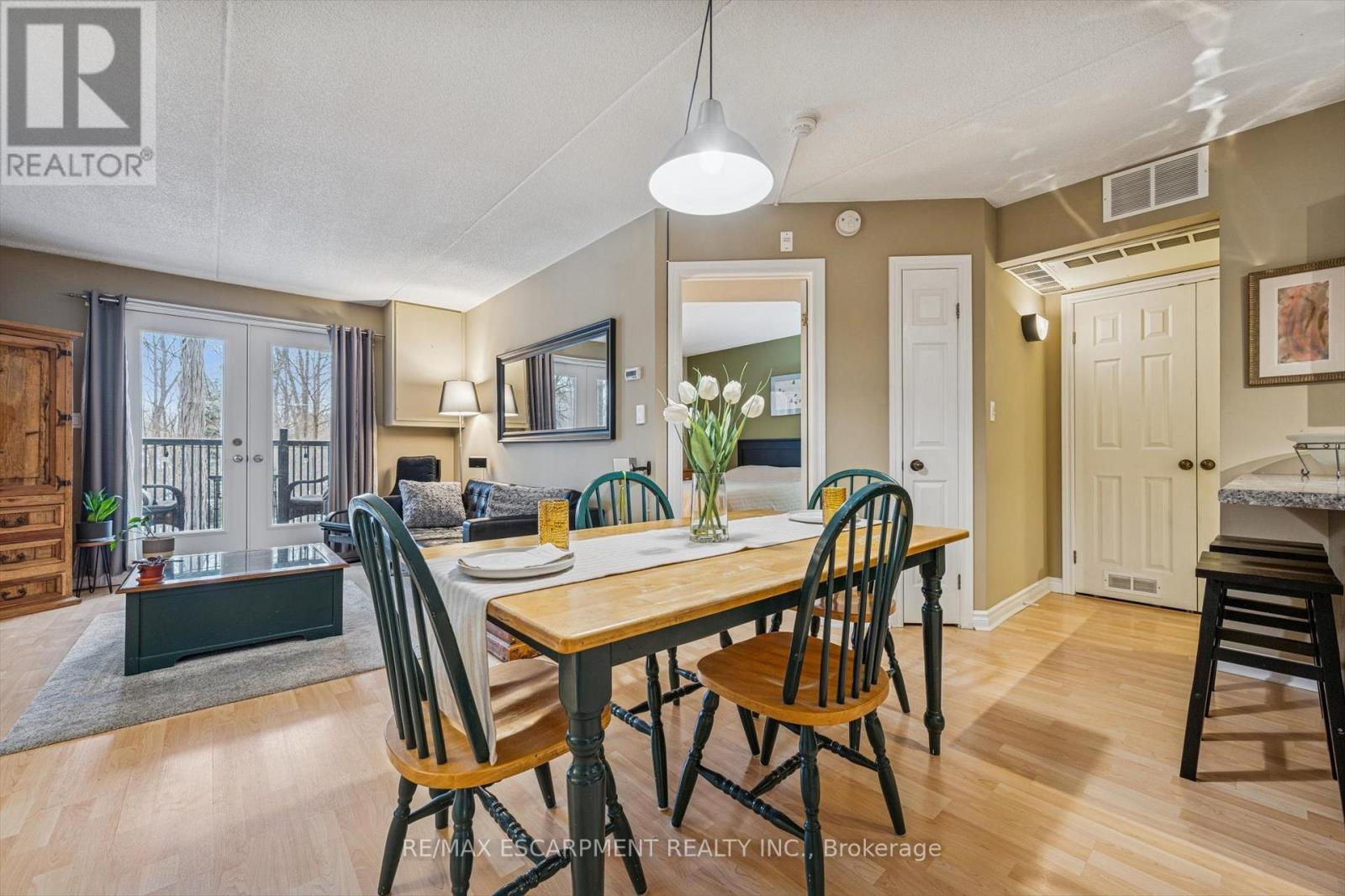 219 - 2040 Cleaver Avenue, Burlington, Ontario  L7M 4C4 - Photo 9 - W12664490