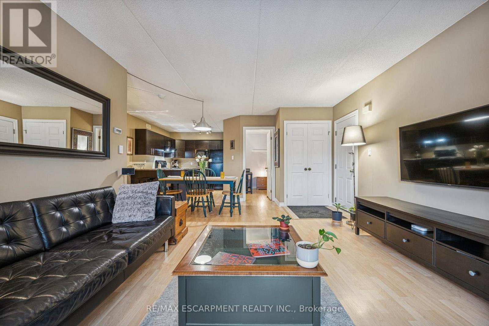 219 - 2040 Cleaver Avenue, Burlington, Ontario  L7M 4C4 - Photo 7 - W12664490