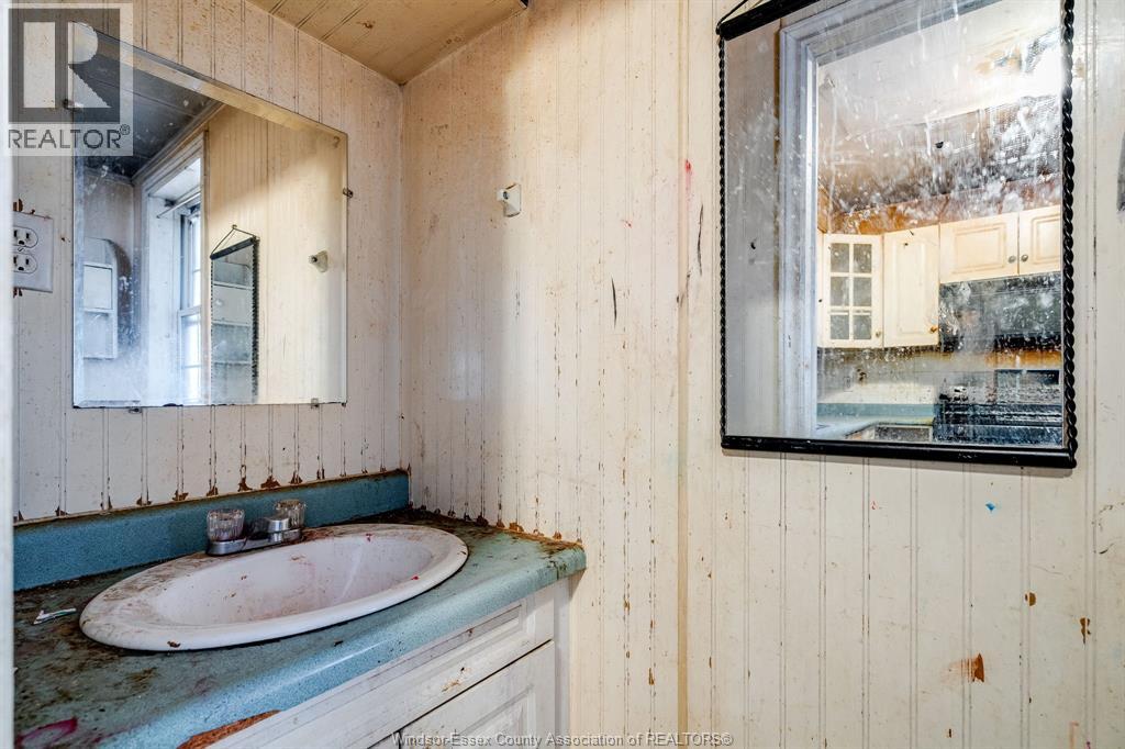 2330 Tecumseh Rd W, Windsor, Ontario  N9B 1W1 - Photo 11 - 26000330