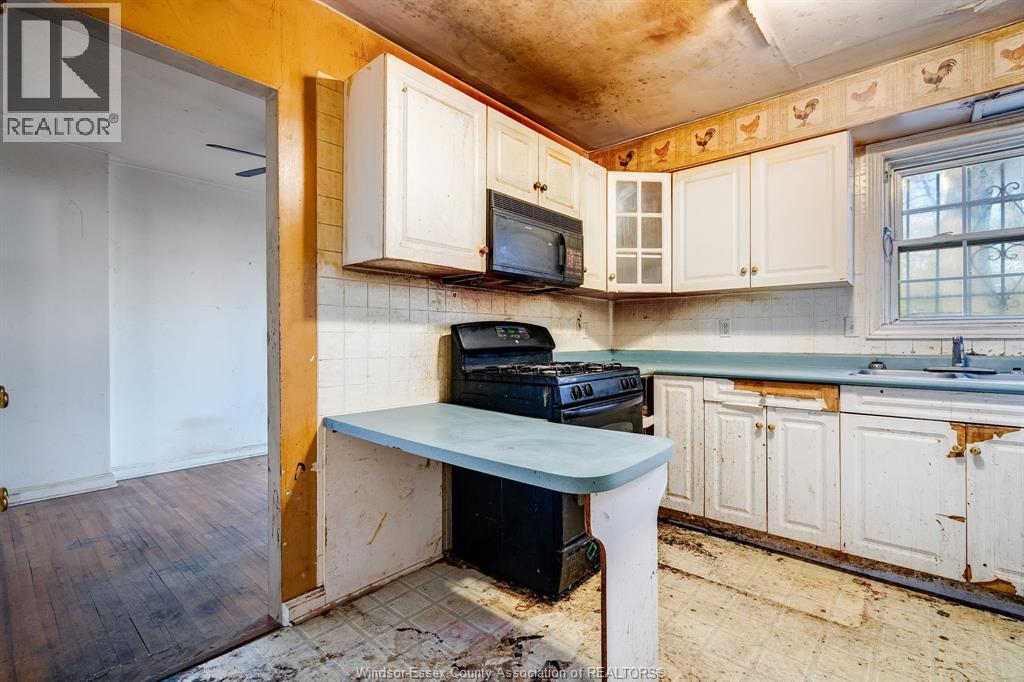 2330 Tecumseh Rd W, Windsor, Ontario  N9B 1W1 - Photo 7 - 26000330
