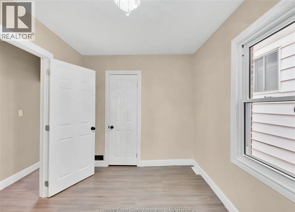 1083 Campbell Avenue, Windsor, Ontario  N9B 2J4 - Photo 12 - 26000311