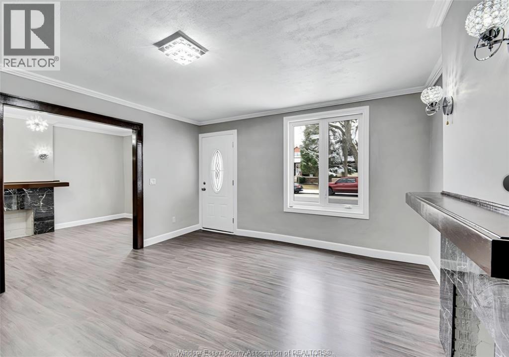 1083 Campbell Avenue, Windsor, Ontario  N9B 2J4 - Photo 5 - 26000311