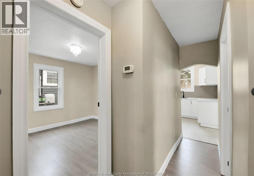 1083 Campbell Avenue, Windsor, Ontario  N9B 2J4 - Photo 8 - 26000311