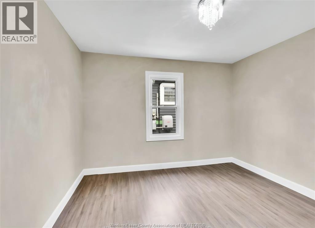 1083 Campbell Avenue, Windsor, Ontario  N9B 2J4 - Photo 9 - 26000311