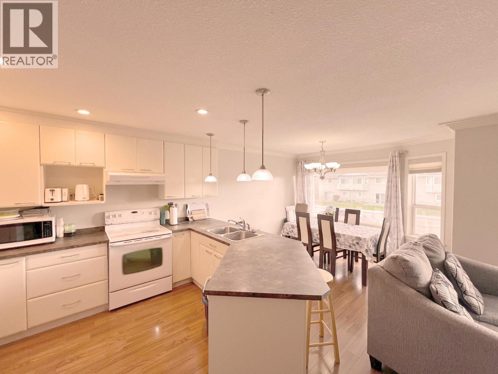 1945 Grasslands Boulevard Unit# 2, Kamloops, British Columbia  V2B 8T3 - Photo 9 - 10371897