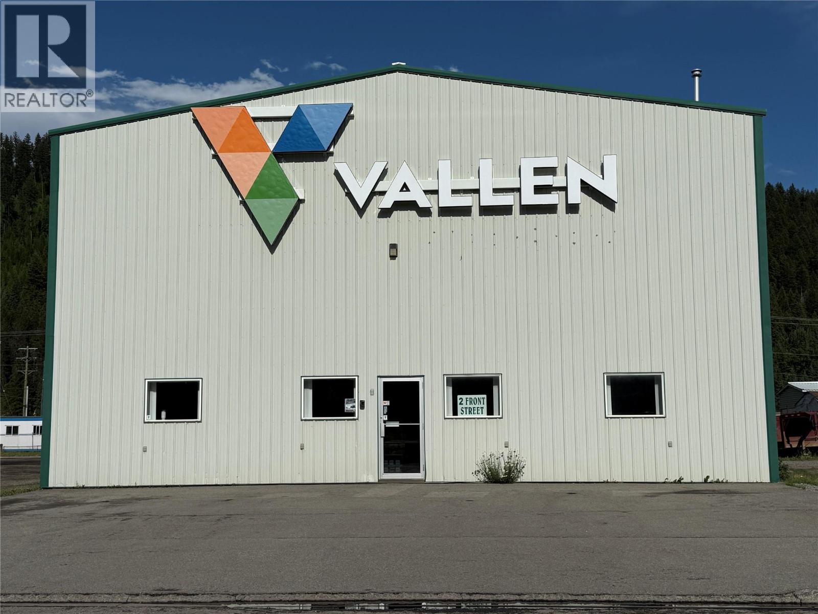 2 Front Street, Elkford, British Columbia  V0B 1H0 - Photo 1 - 10371998